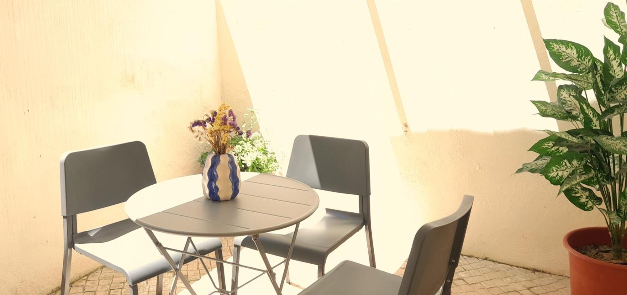 Charming Santos W/ Patio